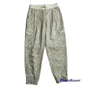 Athleta Venture Printed Pant 7 Pocket Joggers
